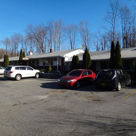 Budget Motor Inn- Mahopac Екстер'єр фото